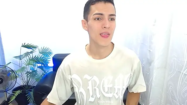 Matiius18 online show from September 19, 2025, 1:48 pm