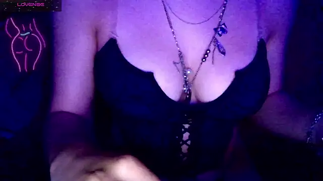 Sapphire Gd online show from October 18, 2025, 9:06 pm