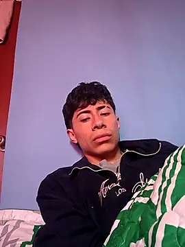 Snapshot of Rolito69 chatting on November 3, 2025, 5:27 pm Rolito69 online show from November 3, 2025, 5:27 pm