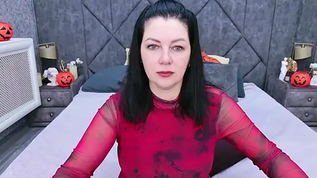 Nina Stane online show from November 4, 2025, 5:22 am