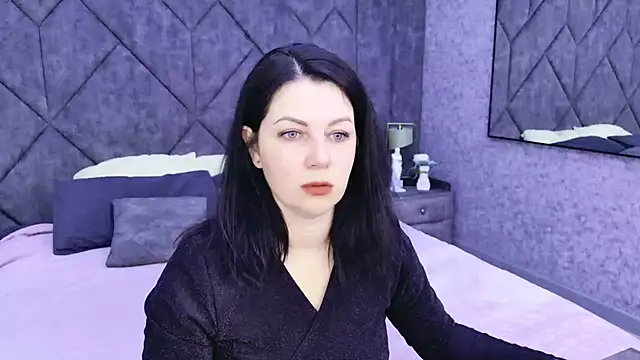 Nina Stane online show from October 1, 2025, 5:23 am