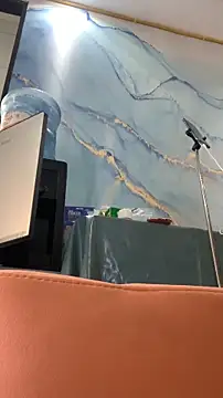 zhizhinaigai online show from February 15, 2026, 7:51 am