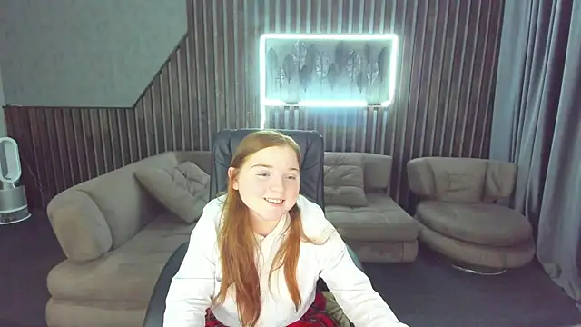 Snapshot of KattyRose8 chatting on October 28, 2025, 6:18 pm KattyRose8 online show from October 28, 2025, 6:18 pm