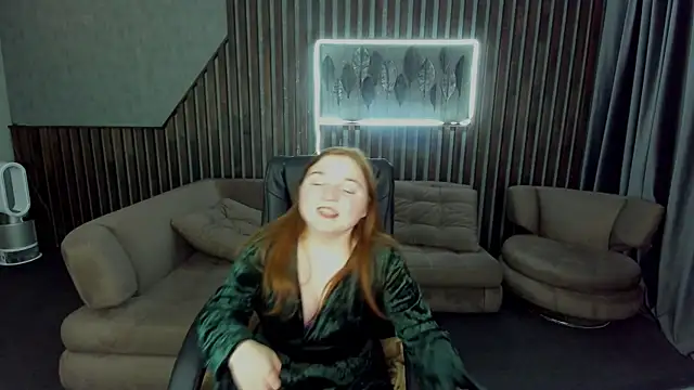 Snapshot of KattyRose8 chatting on October 20, 2025, 5:42 am KattyRose8 online show from October 20, 2025, 5:42 am