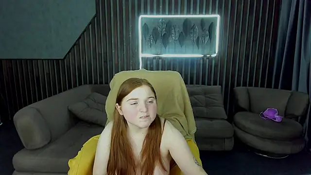 Snapshot of KattyRose8 chatting on October 16, 2025, 5:43 pm KattyRose8 online show from October 16, 2025, 5:43 pm