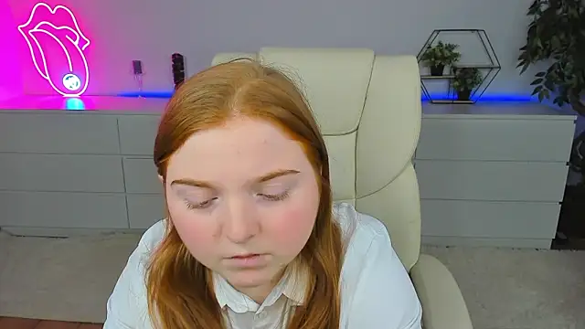 Snapshot of KattyRose8 chatting on September 13, 2025, 12:05 pm KattyRose8 online show from September 13, 2025, 12:05 pm