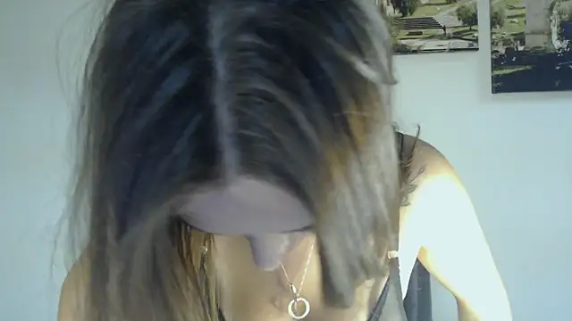 Snapshot of BonnieX_ chatting on September 23, 2025, 6:31 am BonnieX online show from September 23, 2025, 6:31 am