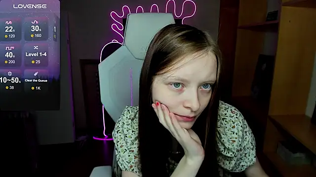 AliceHaris online show from November 11, 2025, 1:22 am