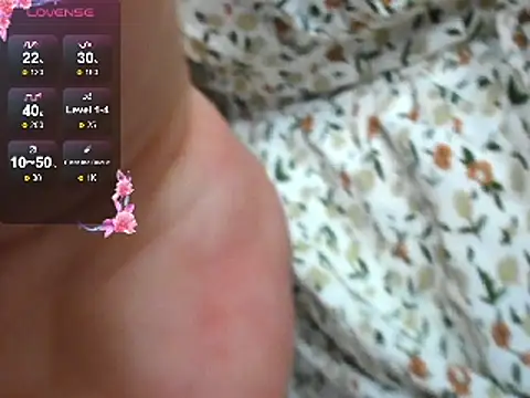 Snapshot of AliceHaris chatting on October 28, 2025, 4:35 am AliceHaris online show from October 28, 2025, 4:35 am