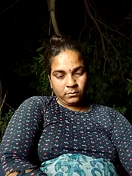 Radha hotx online show from October 25, 2025, 4:40 pm