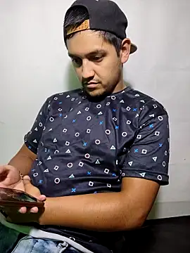 XyeseniaxseX online show from October 2, 2025, 12:14 am