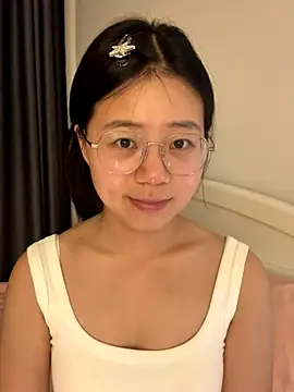 Snapshot of Ella-A9 chatting on September 8, 2025, 3:33 pm Ella-A9 online show from September 8, 2025, 3:33 pm