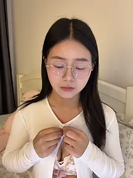 Snapshot of Ella-A9 chatting on September 30, 2025, 2:12 pm Ella-A9 online show from September 30, 2025, 2:12 pm