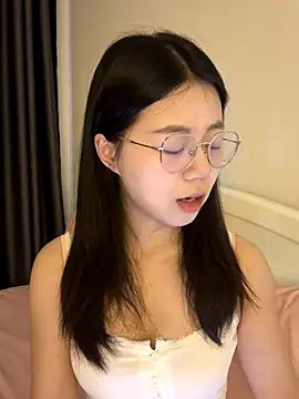 Snapshot of Ella-A9 chatting on September 12, 2025, 4:23 am Ella-A9 online show from September 12, 2025, 4:23 am