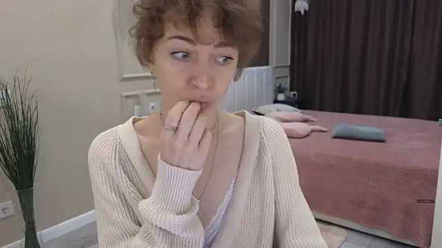 Snapshot of daniellia_ chatting on October 14, 2025, 8:59 am daniellia online show from October 14, 2025, 8:59 am