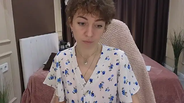 Snapshot of daniellia_ chatting on September 23, 2025, 7:59 am daniellia online show from September 23, 2025, 7:59 am