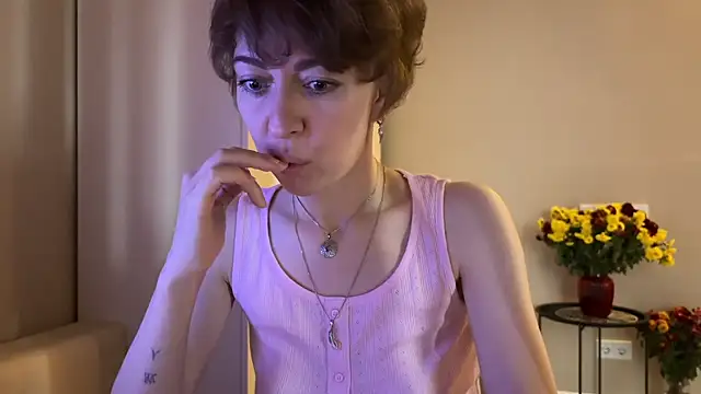 Snapshot of daniellia_ chatting on November 2, 2025, 9:03 am daniellia online show from November 2, 2025, 9:03 am