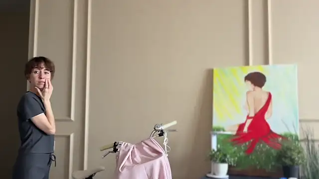 Snapshot of daniellia_ chatting on October 24, 2025, 9:30 am daniellia online show from October 24, 2025, 9:30 am