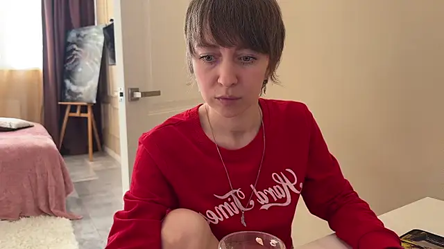 daniellia  online show from April 27, 2026, 2:26 pm