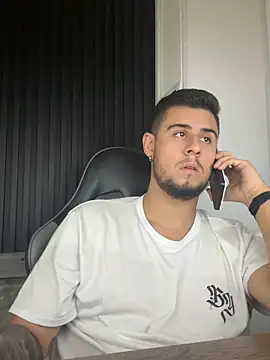 Snapshot of ryan_evanss chatting on September 24, 2025, 12:18 am ryan evanss online show from September 24, 2025, 12:18 am