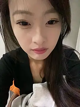 MengMeng0515 online show from November 16, 2025, 9:47 am