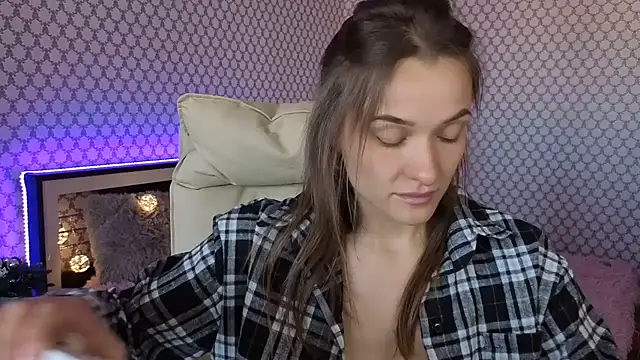 EmmySkyy online show from September 11, 2025, 6:35 am