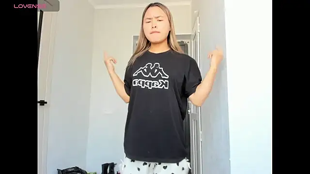 Snapshot of saika_blush chatting on October 19, 2025, 8:17 am saika blush online show from October 19, 2025, 8:17 am