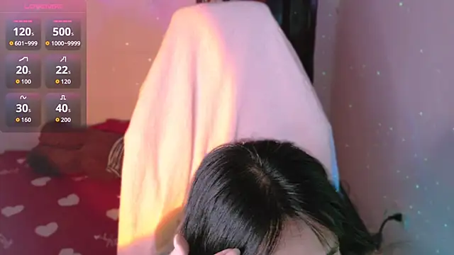 Phuong Bee online show from September 20, 2025, 1:49 pm