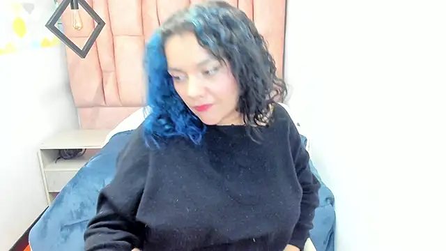 Snapshot of Kiara_Cruz__ chatting on October 17, 2025, 8:32 pm Kiara Cruz   online show from October 17, 2025, 8:32 pm