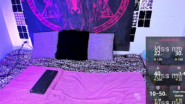 UchikyDoll online show from January 13, 2026, 10:35 pm