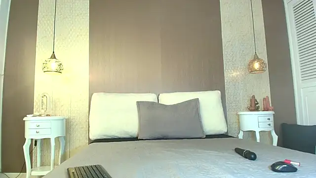 Snapshot of Tiifany_Baker chatting on October 14, 2025, 8:20 pm Tiifany Baker online show from October 14, 2025, 8:20 pm