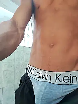 Snapshot of Brayanellatino chatting on March 2, 2026, 3:41 pm Brayanellatino online show from March 2, 2026, 3:41 pm