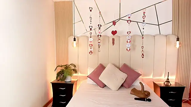 candyclair1 online show from February 16, 2026, 7:23 pm