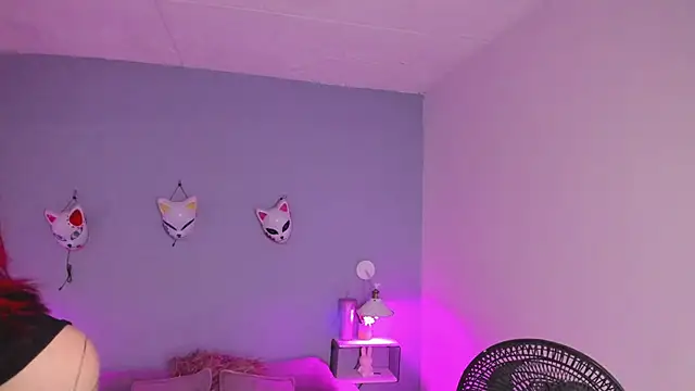 Zoe Lynch  online show from October 6, 2025, 11:44 am