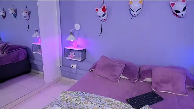 Zoe Lynch  online show from November 21, 2025, 11:53 am