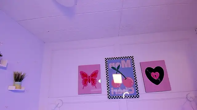 Zoe Lynch  online show from February 2, 2026, 11:42 am