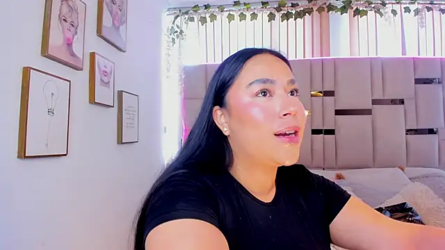 Zoey thompson online show from March 6, 2026, 7:53 pm