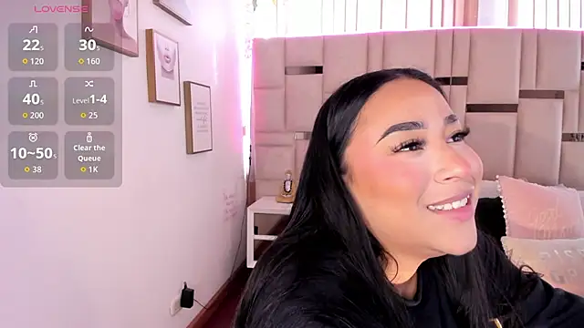 Zoey thompson online show from October 28, 2025, 8:08 pm