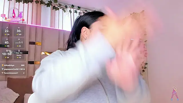 Zoey thompson online show from February 16, 2026, 8:51 pm