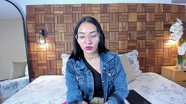 Snapshot of lucyy_liiuu chatting on October 24, 2025, 8:08 pm lucyy liiuu online show from October 24, 2025, 8:08 pm