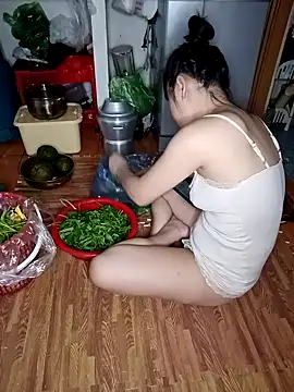 Snapshot of Thuylinh86 chatting on October 7, 2025, 6:58 am Thuylinh86 online show from October 7, 2025, 6:58 am