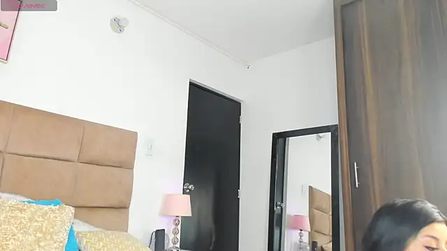 ashleycurvyy online show from September 27, 2025, 3:51 pm