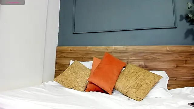 Mia smith x1 online show from November 20, 2025, 7:58 pm