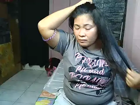 Snapshot of hotpinay_sweet85 chatting on October 19, 2025, 2:03 am hotpinay sweet85 online show from October 19, 2025, 2:03 am