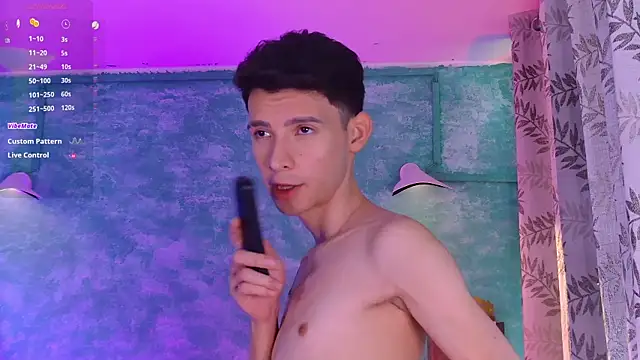 VicenteFerrer online show from September 26, 2025, 4:58 pm