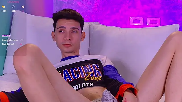 VicenteFerrer online show from September 27, 2025, 5:02 am