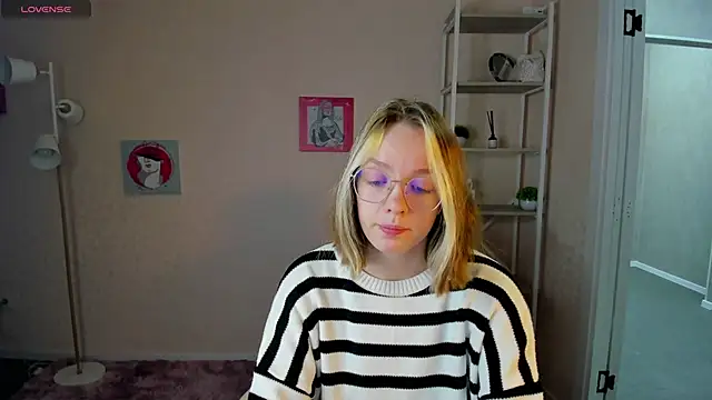 R0cket bunny online show from October 9, 2025, 1:17 am