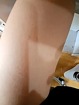 Nail Yummy online show from November 3, 2025, 3:12 am