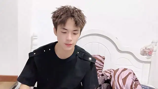 linger2563 online show from September 17, 2025, 2:41 pm
