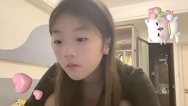 A 18 girls online show from September 9, 2025, 11:52 am